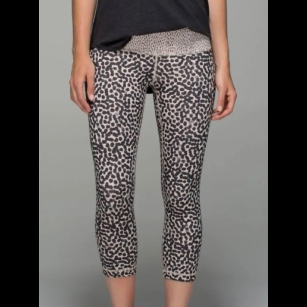 Lululemon leopard print wunder under crops size 2